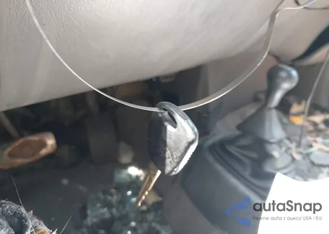 2001 Ford F-150 Lariat/Xl/Xlt z USA, uszkodzony, nr VIN 1FTRX18L51NA38125